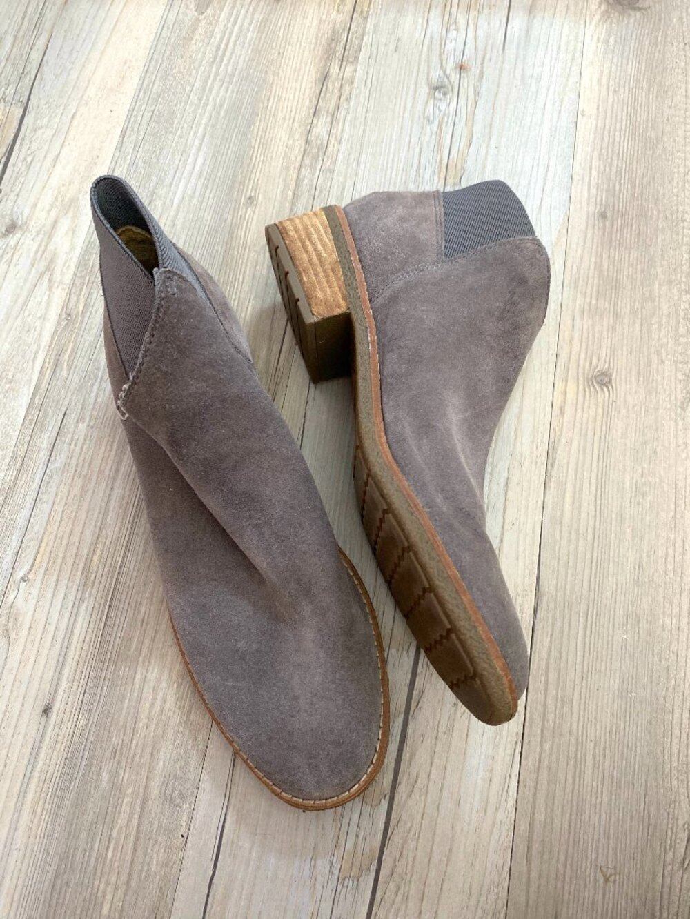 Sperry Grey Suede Ankle Booties Size 10